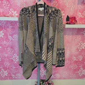 Knox Rose Black and Tan Patterned Cardigan